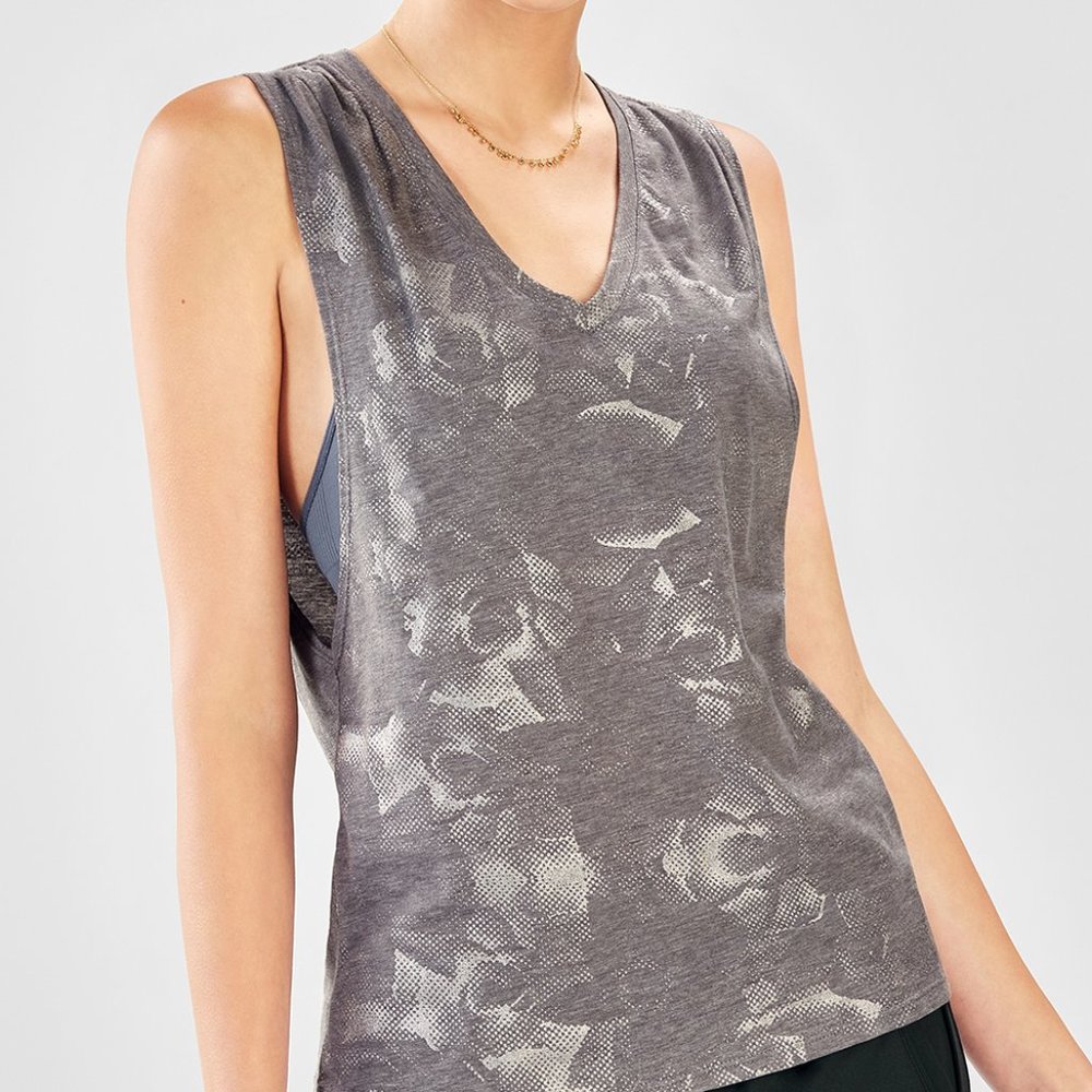 🧵 3/$25 - NWOT Muscle athletic t